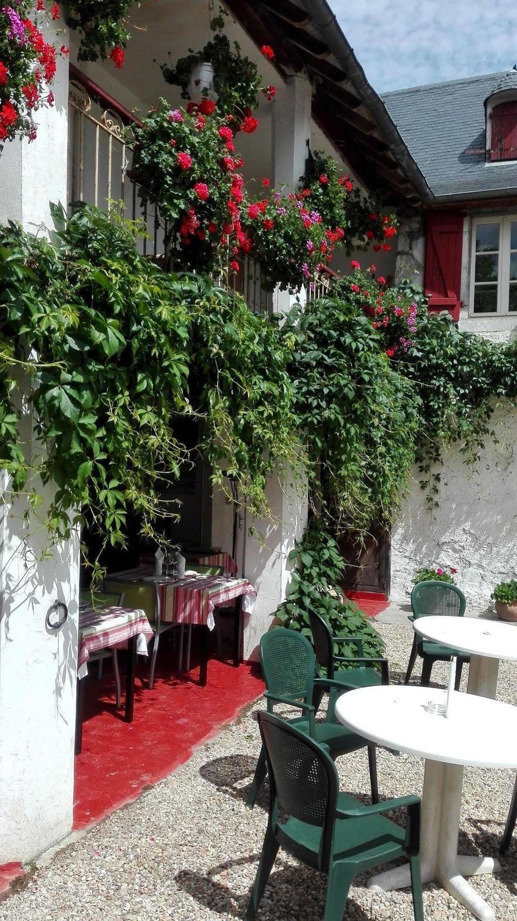 Hotel Les Bains De Secours Sévignacq-Meyracq Екстериор снимка